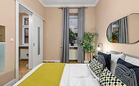Chic Vienna Apartment